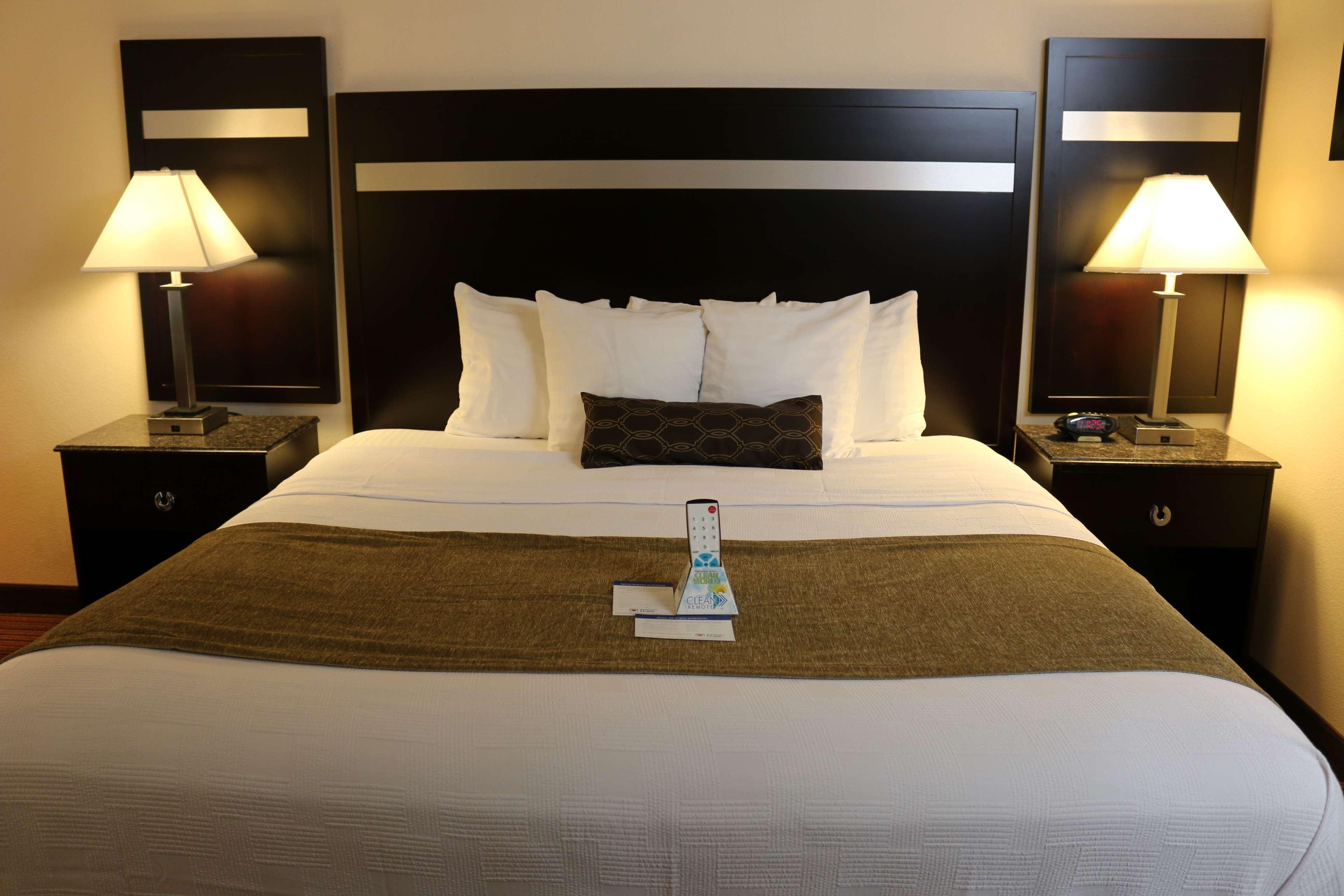 Best Western Parsons Inn מראה חיצוני תמונה