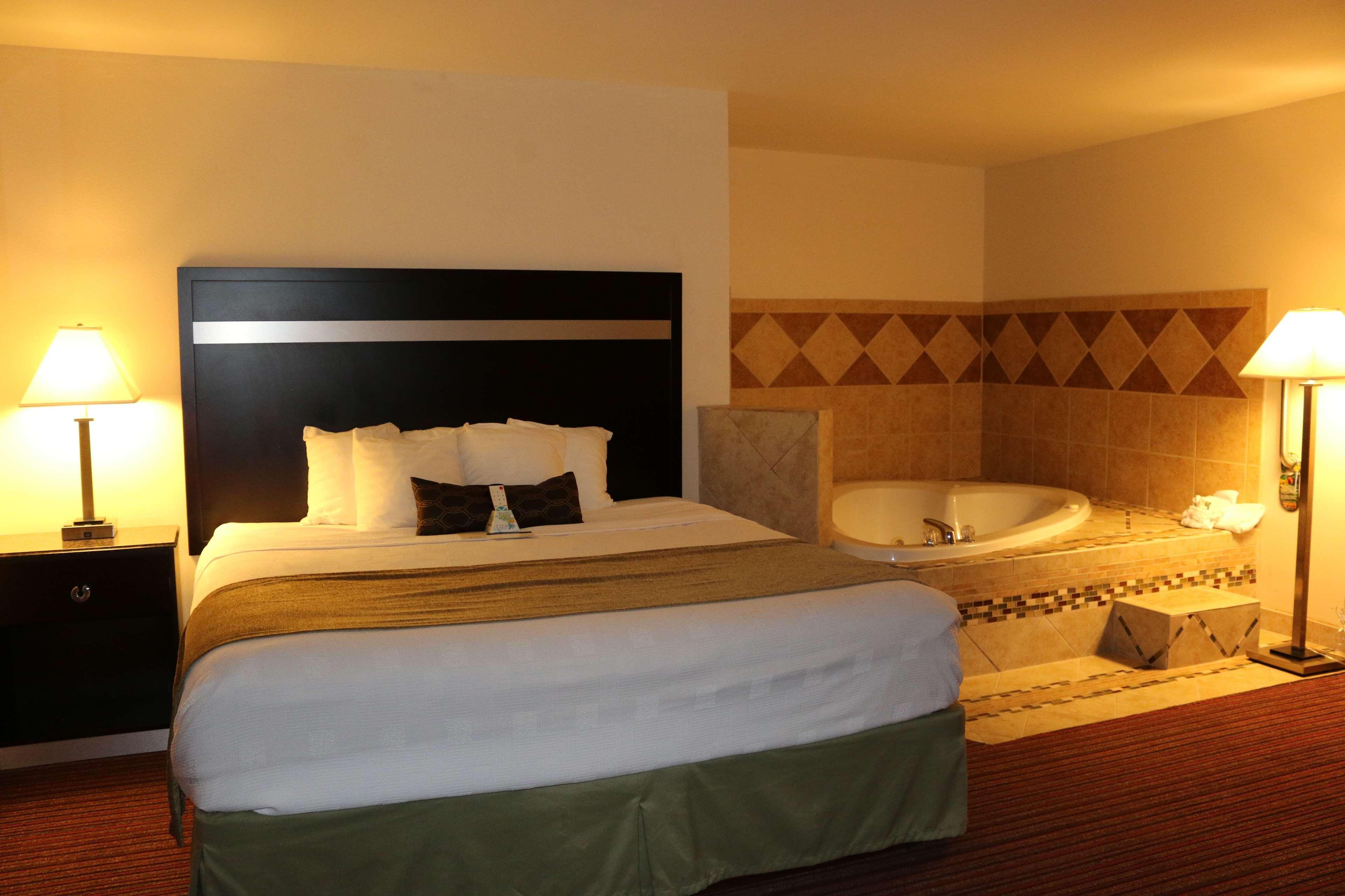 Best Western Parsons Inn מראה חיצוני תמונה