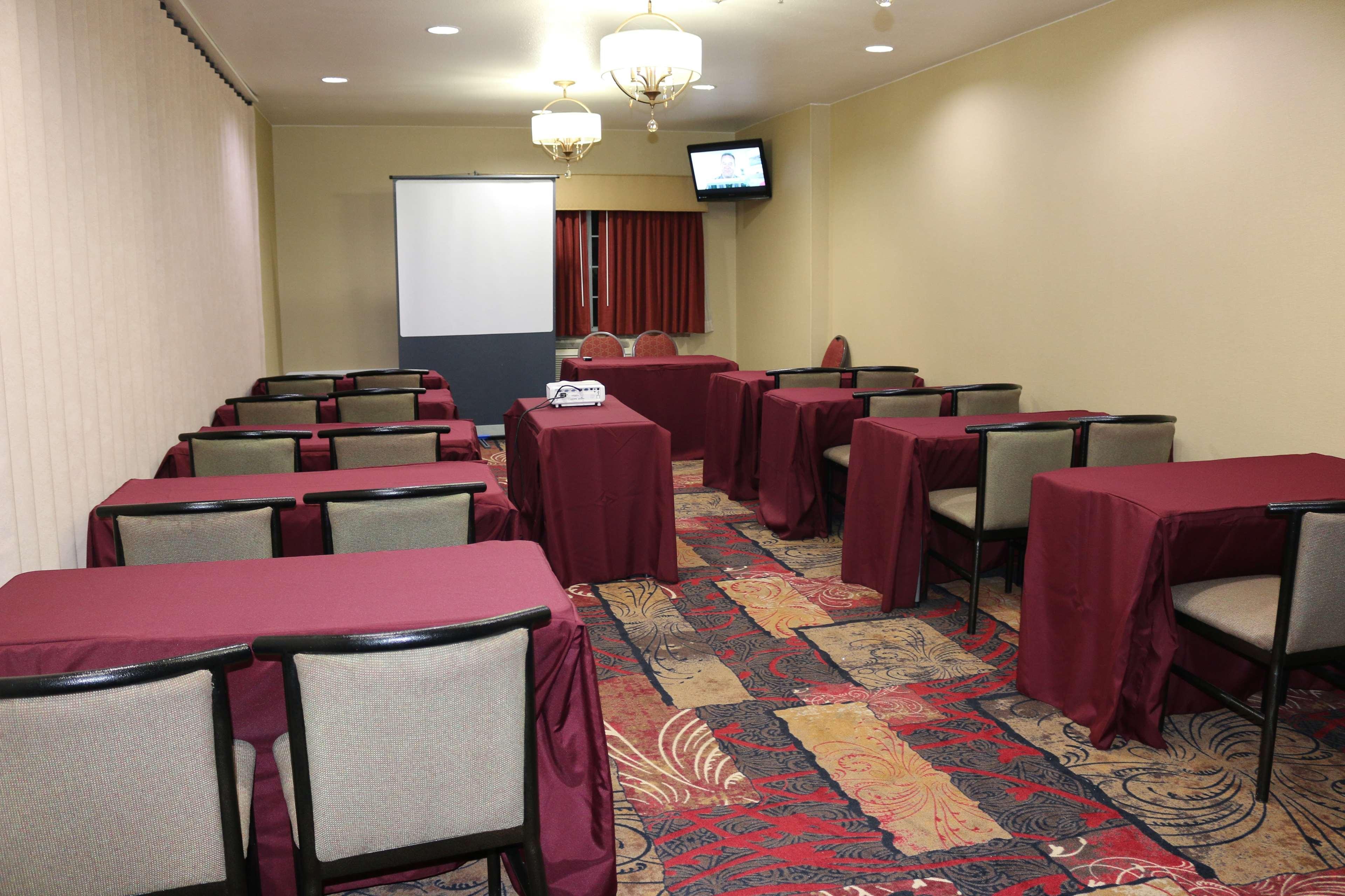 Best Western Parsons Inn מראה חיצוני תמונה
