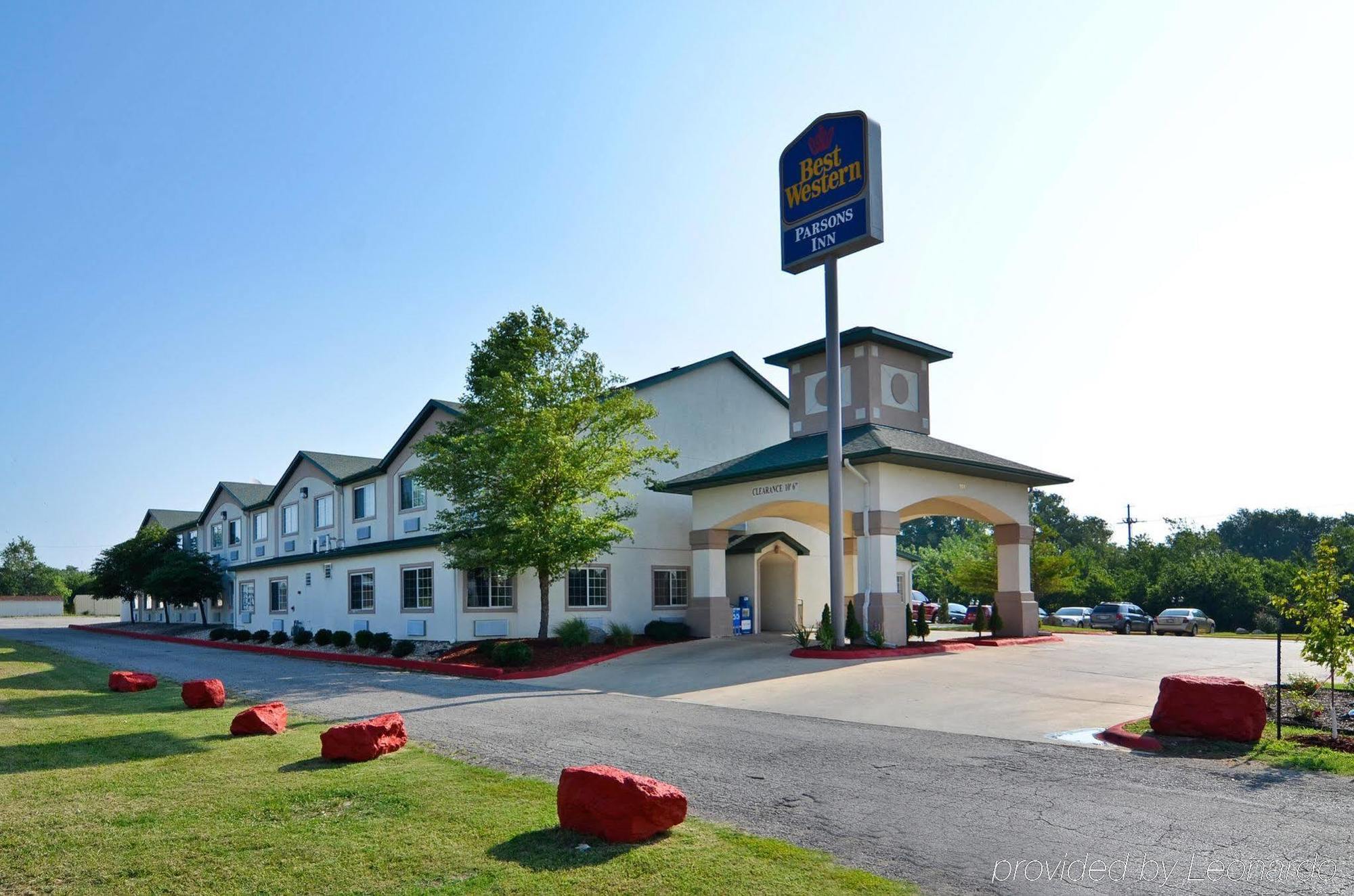 Best Western Parsons Inn מראה חיצוני תמונה