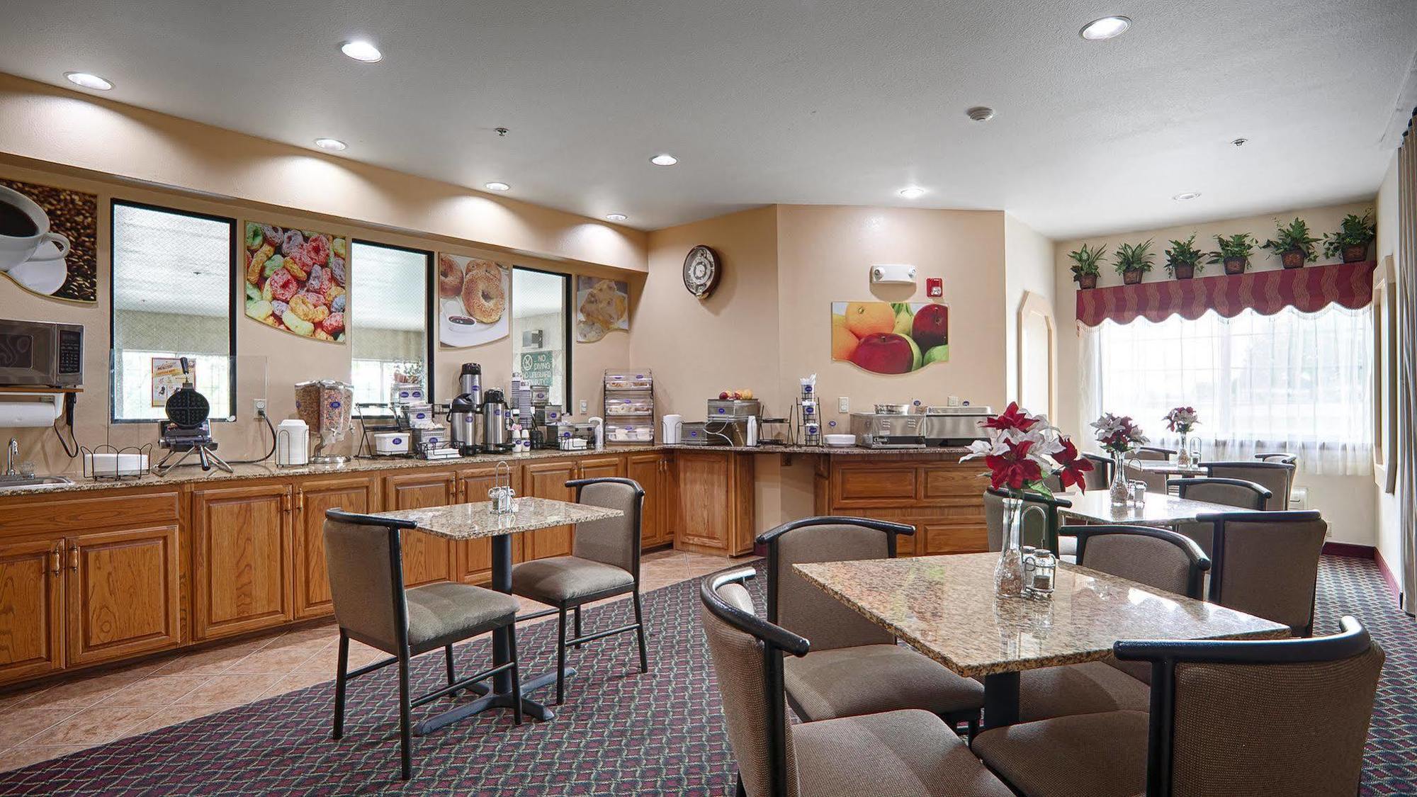 Best Western Parsons Inn מראה חיצוני תמונה