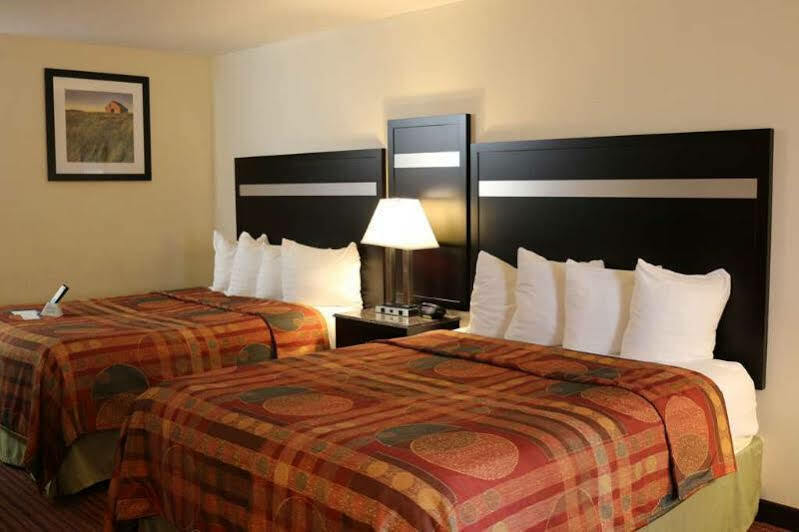 Best Western Parsons Inn מראה חיצוני תמונה
