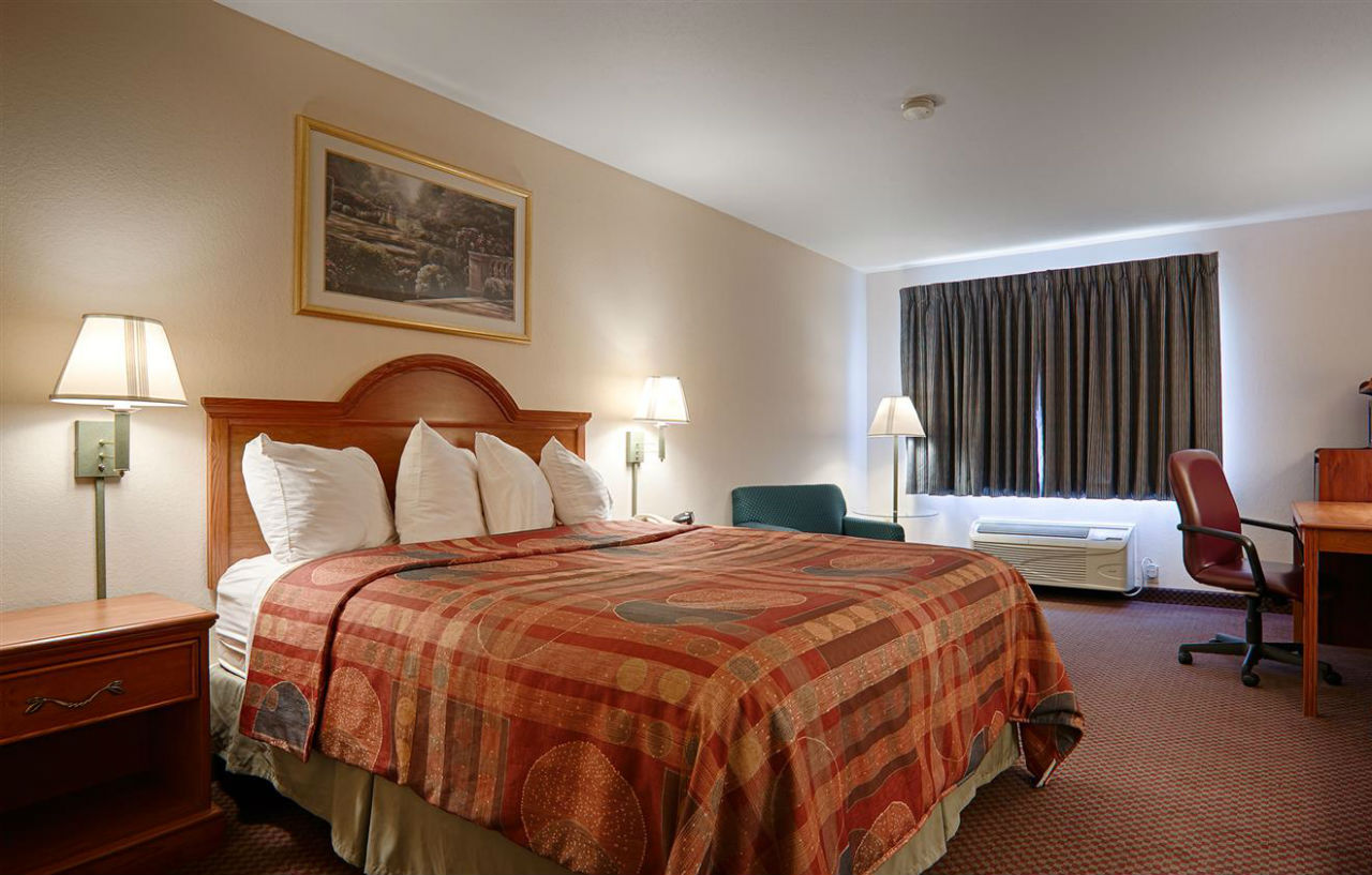 Best Western Parsons Inn מראה חיצוני תמונה
